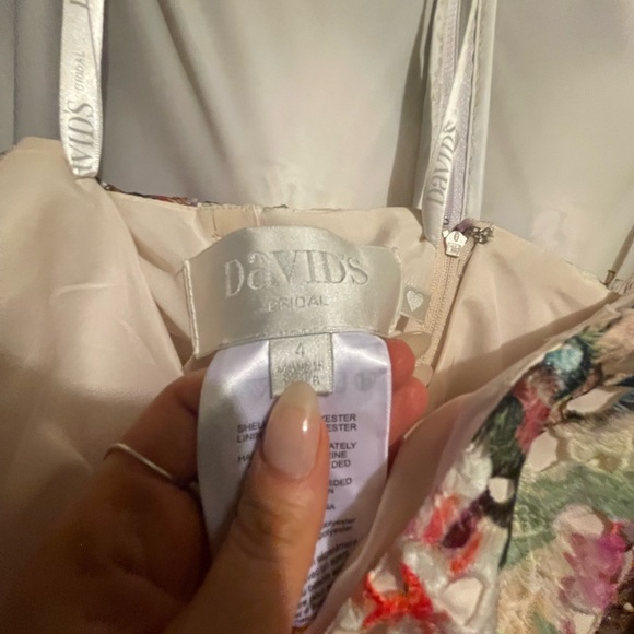 Beautiful Strapless David’s Bridal Size 4 Dress. Worn Once. - Picture 5 of 5